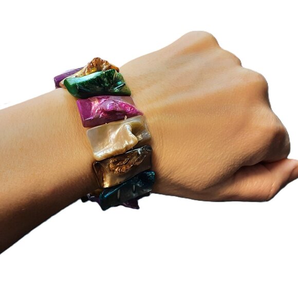 Colorful Abalone Mother of Pearl Shell Stretch Bracelet – Textured Finish - Picture 1 of 4